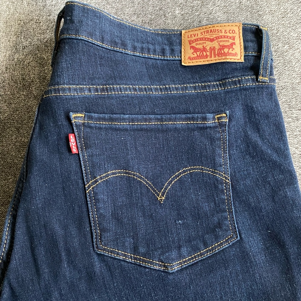 Levi’s 311 Shaping Skinny Jeans. Brand new. Size 34